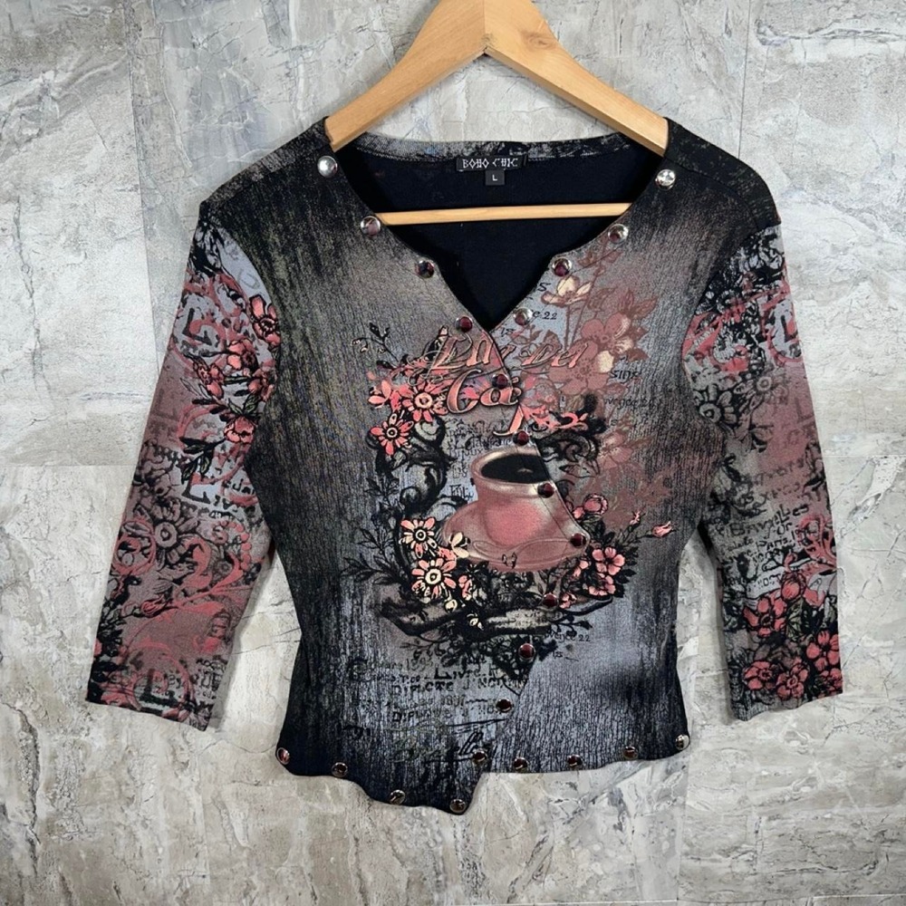 Y2K Grunge 3/4 sleeve button up top with pink floral coffee cup graphic
Size L